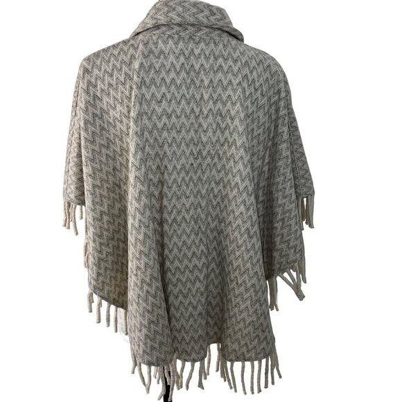 Artilana Vintage Womens Poncho One Size Tan Button Down Fringe Cape Zig Zag - Picture 2 of 8